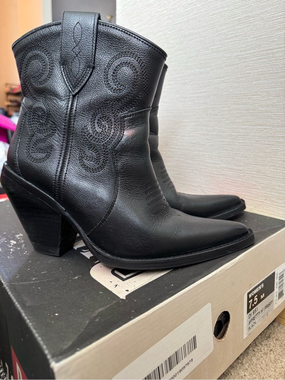 dingo Black Western Ankle Booties with Stacked Heel